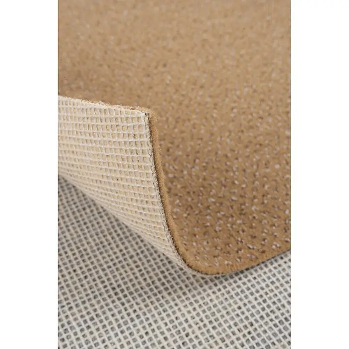 Bricoflor Teppichboden Meterware Velours gemustert, beige braun, 850 x 400 cm - Breite: 400 cm, Velours, 100 % Polyamid (PA), beige braun - Hellbrauner strukturierter Teppich, der seine cremefarbene Waben-Antirutsch-Unterseite zeigt.