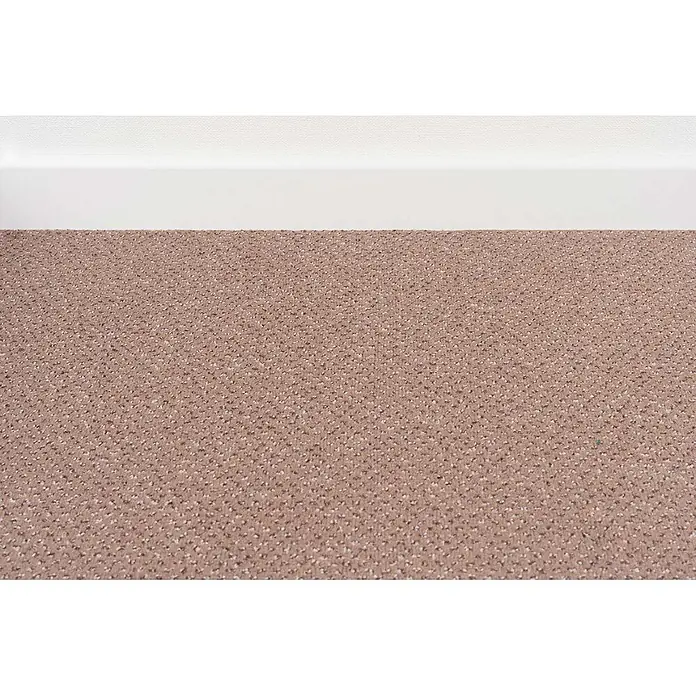 Bricoflor Teppichboden Meterware Velours gemustert, braun, 900 x 400 cm - Breite: 400 cm, Velours, 100 % Polyamid (PA), braun - Brauner gesprenkelter Teppichboden neben einer weißen Fußleiste.