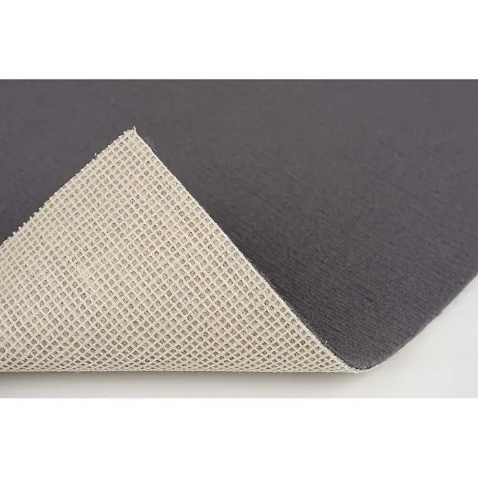 Bricoflor Teppichboden Meterware 4,5x4m, Velours uni, dunkel-grau anthrazit - Velours, 100 % Polyamid (PA), dunkel-grau anthrazit - Dunkelgraue Matte mit hochgeklappter Ecke, die eine beigefarbene rutschfeste Gitterunterlage zeigt.