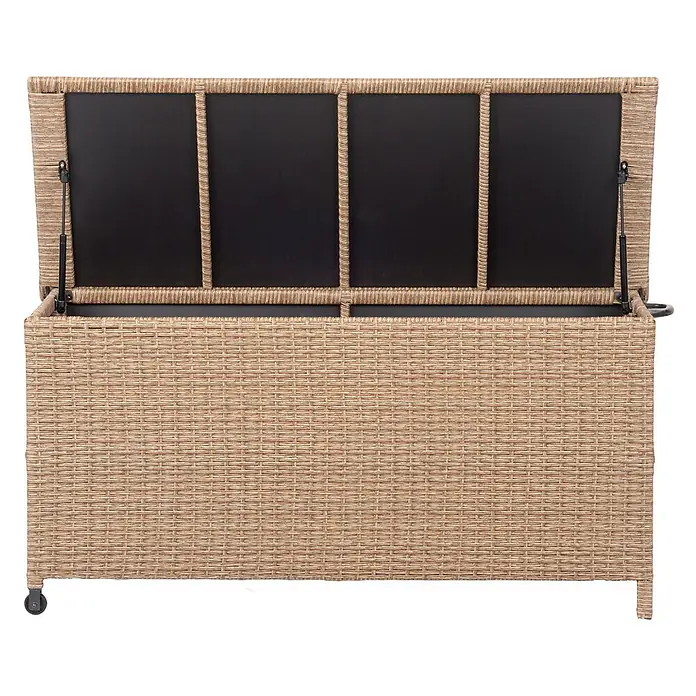 Ebuy24 Garten-Aufbewahrungsbox Victor - L x B x H: 45 x 123 x 51 cm, Natur, Aluminium - Hellbraune Rattan-Aufbewahrungsbox mit geöffnetem Deckel, schwarzem Innenraum, Gasfedern, Rollen und Griff.