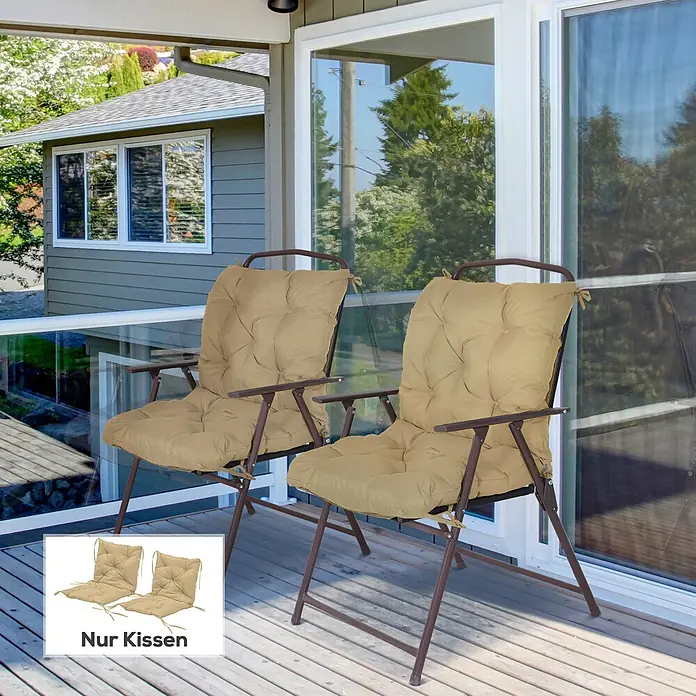 Outsunny Sitzauflage - Niederlehner, 2 Stk., Polyester, Schaumstoff, Khaki - Zwei beige, gesteppte Stuhlkissen auf braunen Klappstühlen auf einer Terrasse. Ein Einblendbild hebt die Kissen hervor.