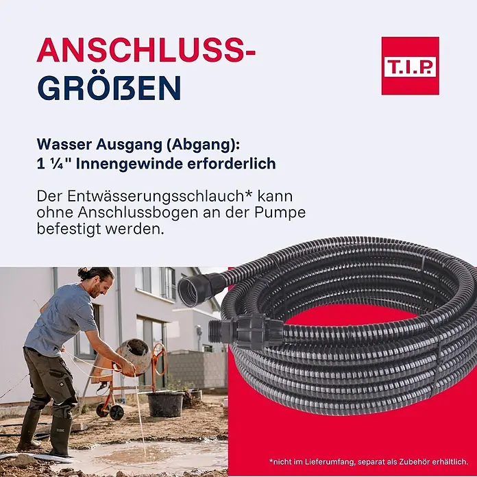 T.I.P. Schmutzwasserpumpe TVX 7000 - 300 W, Max. Fördermenge: 7.000 l/h, Eintauchtiefe: 7 m - Ein aufgewickelter schwarzer gerippter Entwässerungsschlauch mit Anschlüssen, gezeigt mit einem Mann, der eine Pumpe im Schlamm bedient.