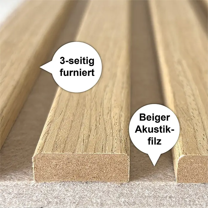 Sonido Akustikpaneel - New Oak Light / beiger Filz, 2.440 x 280 x 18 mm - Nahaufnahme heller Holzlamellen eines Akustikpaneels, 3-seitig furniert, auf beigem Akustikfilz.