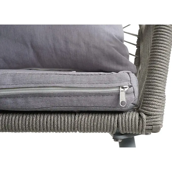 Proregal Gartenstuhl-Set - 2 Stk., Aluminium, Grau - Nahaufnahme eines grauen Gartenstuhls mit geflochtenem Rahmen und grauem Kissen mit Reißverschluss.