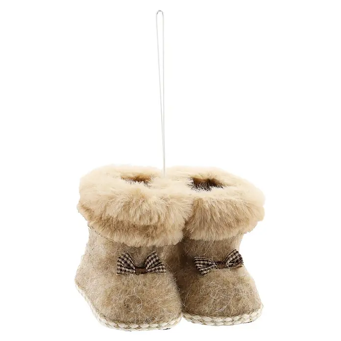 Geroma Christbaumschmuck - Beige, Kunststoff - Paar beige Filz-Babyschuhe mit flauschigem Cremefellbesatz und braunen Karoschleifen.