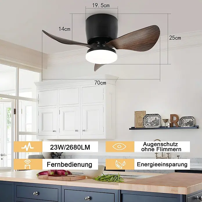 Nettlife Deckenventilator - Black, 700 mm, 53 W - Schwarzer Deckenventilator mit drei dunkelholzfarbenen Flügeln und integriertem Licht, an einer Küchendecke montiert. Er hat einen Durchmesser von 70cm.