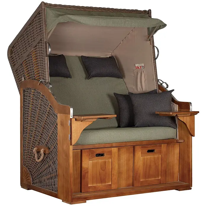 Bene Living Strandstuhl Strandkorb Schleswig Pinie Braun PE Mokka Dessin 553 - 1 Stk., Pinienholz, Polyrattan, Rückenlehne verstellbar, PE Mokka - Ein brauner Strandkorb aus Korbgeflecht und Holz mit grünen Kissen, dunkelgrauen Polstern, ausziehbaren Seitentischen und Schubladen.