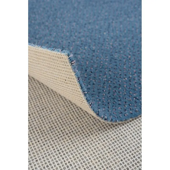 Bricoflor Teppichboden Meterware 5x4m, Velours gemustert, hell-blau - Velours, 100 % Polyamid (PA), hell-blau - Blauer Teppich mit strukturierter Floroberfläche und sichtbarer beiger rutschfester Gitterunterseite.