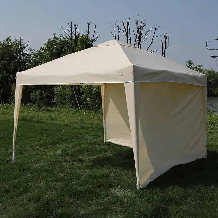 SVITA Steckpavillon PAGO - B x T: 300 x 300 cm, Farbe Dach: Beige - Beiges Faltzelt mit Seitenwänden, auf einer Wiese aufgebaut.