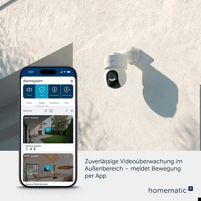 Homematic IP Außenkamera Smart Home HmIP-CO - Anthrazit - Weiße Überwachungskamera im Außenbereich mit Smartphone, das die App-Oberfläche mit Live-Feeds und Bewegungsmeldungen zeigt.