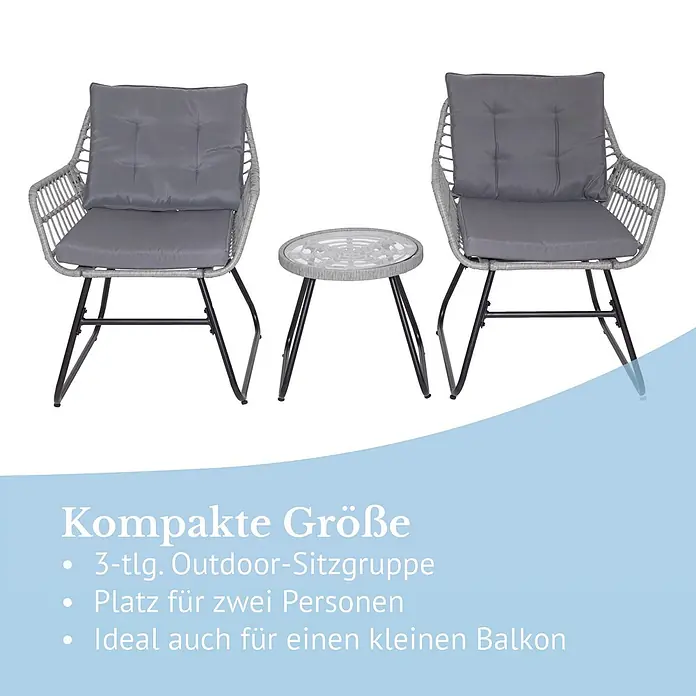 SVITA Balkonmöbel-Set AMALFI - 3 -tlg., Polyrattan, Polyester (180 g/m²) - Zwei graue Outdoor-Stühle mit Polstern und ein kleiner runder Tisch bilden eine 3-teilige Sitzgruppe.