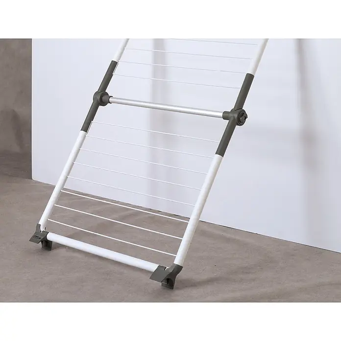 Juwel Stand-Wäscheständer SuperDry Wing - Länge Wäscheleine: 8,8 m, L x B x H: 103,1 x 60,1 x 7,1 cm, Weiß/Obsidian Grey - Weiß-grauer Wäscheständer mit mehreren weißen Leinen.
