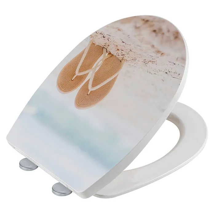 Wenko WC-Sitz Bautole - Strand, Thermoplast, Mit Absenkautomatik - Weißer Toilettensitz mit Flip-Flop-Strandmotiv.