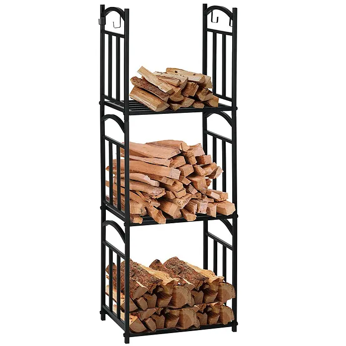 Outsunny Kaminholzregal - Metall, Schwarz - Schwarzes 3-stöckiges Kaminholzregal aus Metall, gefüllt mit gespaltenem Holz.