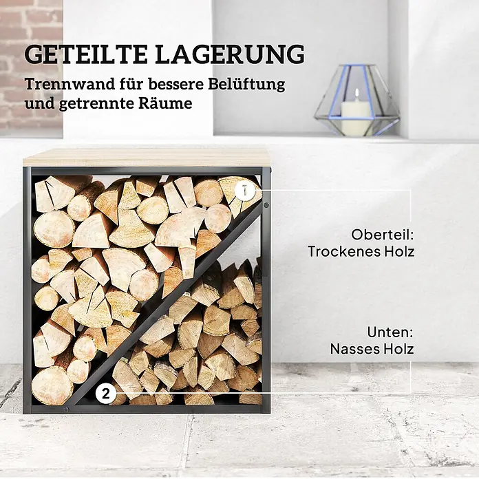 Outsunny Kaminholzregal - Metall, Schwarz - Ein schwarzes Kaminholzregal mit heller Holzplatte und Diagonaltrenner zur getrennten Lagerung von trockenem und nassem Holz.