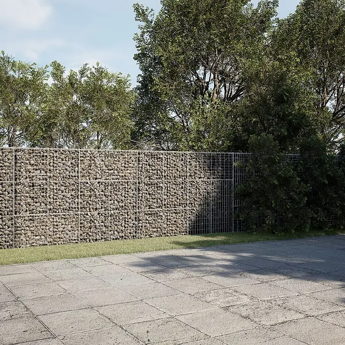 Furnicato Gabione - 400 x 100 x 150 cm, Metall, Maschenbreite: 50 mm, Maschenhöhe: 100 mm - Gabionenwand aus Natursteinen in einem Metallgeflecht, als Zaun in einem Gartenbereich mit gepflasterter Terrasse.