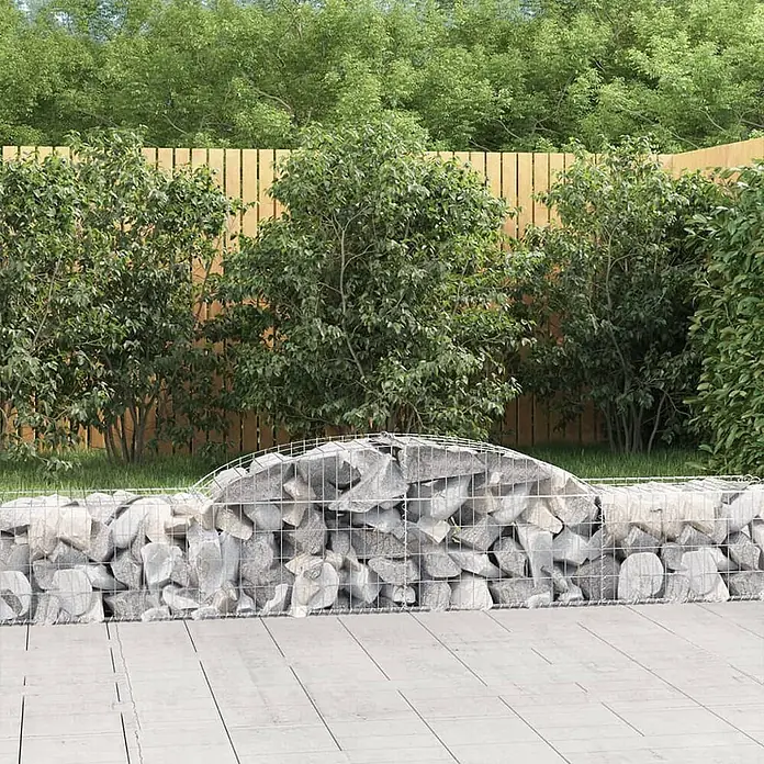Furnicato Gabione - 50 x 300 x 60 cm, Metall, Maschenbreite: 50 mm, Maschenhöhe: 100 mm - Gabionenwand aus hellgrauen Steinen mit geschwungener Oberseite, als dekorative Gartenbegrenzung oder Sitzbank.