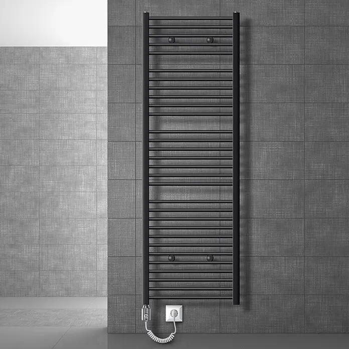 ECD Germany Elektro-Badheizkörper Handtuchheizkörper Sahara Seitenanschluss gerade mit Heizstab 1200W - B x H: 60 x 180 mm - Schwarzer, wandmontierter elektrischer Handtuchwärmer mit horizontalen Stangen, an Steckdose angeschlossen.