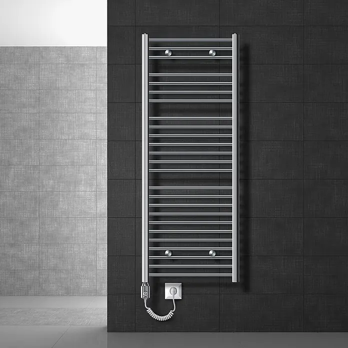 LuxeBath Elektro-Badheizkörper Desighnheizkörper Sahara Handtuchheizkörper Handtuchtrockner - B x H: 60 x 150 mm - Chromfarbener beheizter Handtuchhalter, vertikal an dunkler Wand montiert, mit Spiralkabel in Steckdose.