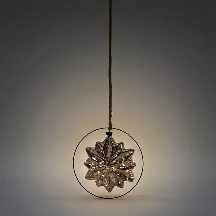 ECD Germany LED-Weihnachtsdekofigur Kugelleuchte Weihnachtkugel LED Dekokugel Pendelleuchte Lichterkugel - 25 x 2 x 105 cm, Grau, Akkubetrieben, LED - Transparentes Sternlicht-Ornament mit internen LEDs, an einem Seil in einem schwarzen Kreisrahmen hängend.