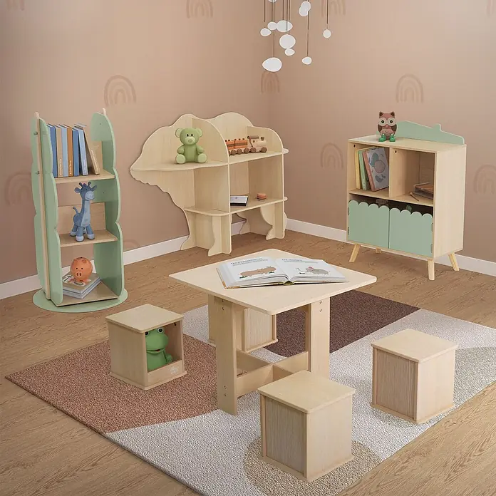 ECD Germany Holzregal Baum Bücherregal mit 5 Ablagen, 360° drehbar, MDF -  - Ein gemütliches Kinderzimmer-Set mit hellen Holzmöbeln: ein Tisch mit Hockern, Bücherregale und ein Schrank, alle mit mintgrünen Akzenten.