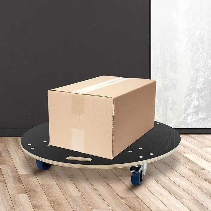 ECD Germany Transportroller Rollbrett Lastenroller Möbelhund Ø87x14,5 cm 2er Set - Verbundwerkstoff - Runder Holzroller mit schwarzer, texturierter Oberfläche und blauen Rädern, der einen Karton auf Holzboden trägt.