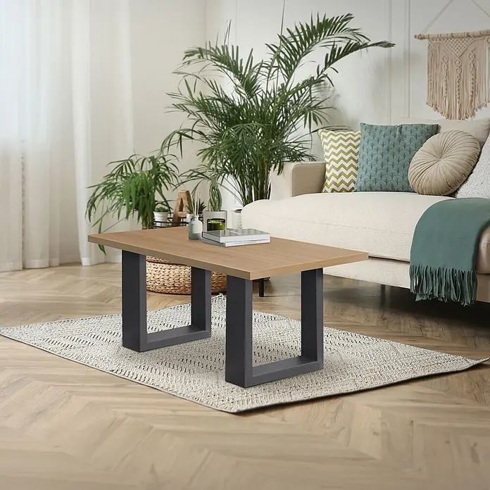 ECD Germany Tischgestell Tischgestell 30x43cm Anthrazit Bankkufen Industriedesign Möbelfüße Metall - Stahl - Heller Couchtisch aus Holz mit dunkelgrauen Metallbeinen, auf einem Teppich in einem Wohnzimmer.