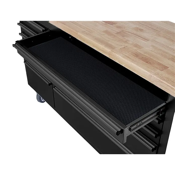 Ondis24 Werkbank Werkstattwagen 148 - L x B: 148 x 48,5 cm, Arbeitshöhe: 950 mm, Belastbarkeit: 510 kg, Schwarz - Ein schwarzer Werkzeugschrank mit heller Holzplatte und offener Schublade mit schwarzer texturierter Einlage. Er hat Rollen.