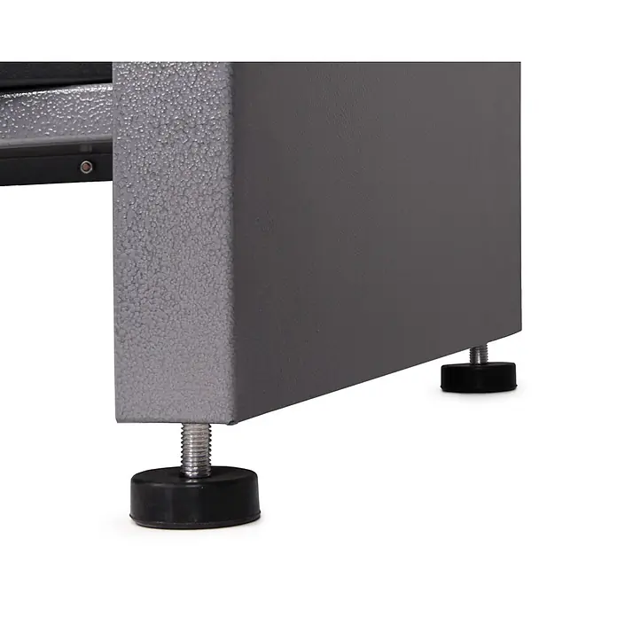 Ondis24 Werkbank Wolle - L x B: 60 x 60 cm, Arbeitshöhe: 850 mm, Belastbarkeit: 380 kg, Schwarz - Verstellbare schwarze Nivellierfüße mit silbernen Gewindebolzen an grauer Metallstruktur.