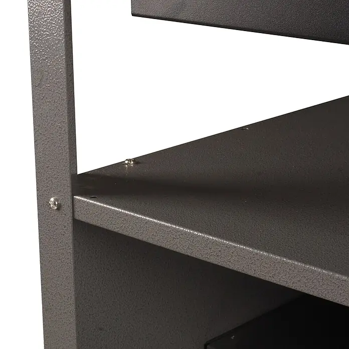 Ondis24 Werkbank Fritz - Arbeitshöhe: 850 mm, Belastbarkeit: 250 kg, Schwarz - Dunkelgraue Hammerschlag-Metallregale mit sichtbaren Nieten.