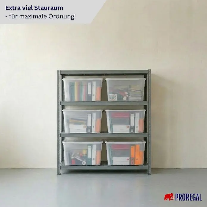 Proregal Aufbewahrungsbox-Set 6er mit Deckel - XXL mit Rollen - L x B x H: 48 x 65 x 38 cm, Kunststoff, Transparent, 6 Stk. - Graues Metallregal mit drei Böden, das sechs transparente Kunststoff-Aufbewahrungsboxen mit Akten und Büromaterial enthält.