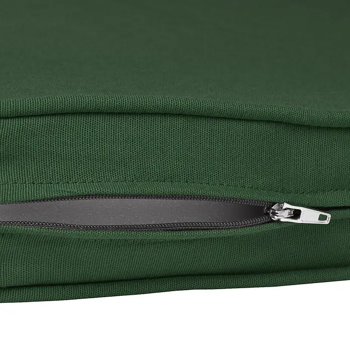 Beautissu Bankauflage Loft BK - Gartenbank, 1 Stk., L x B x H: 150 x 48 x 5 cm, Polyester, Dunkelgrün - Dunkelgrünes Outdoor-Kissen mit teilweise geöffnetem silbernem Reißverschluss.