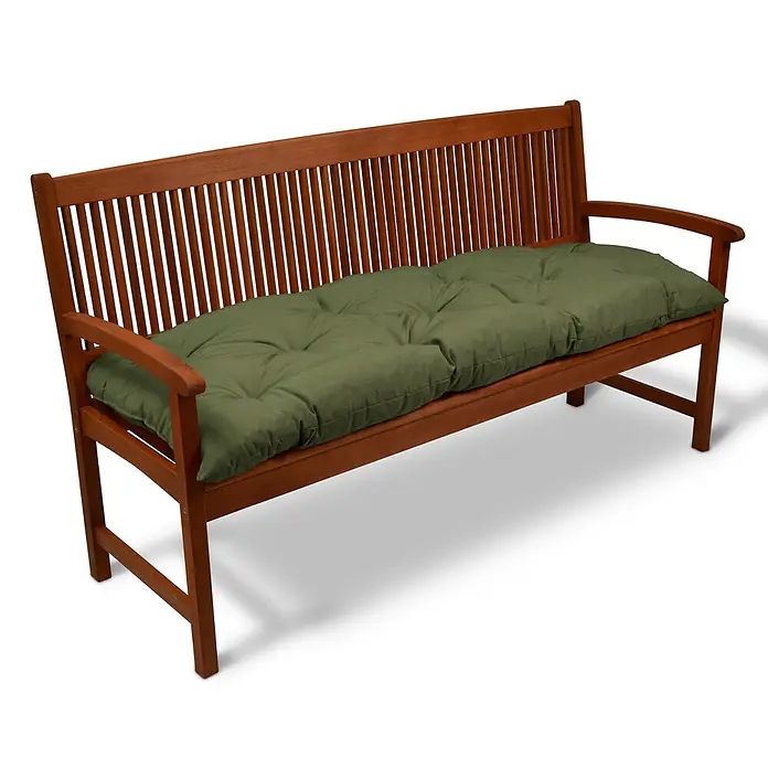 Beautissu Bankauflage Flair BK - Gartenbank, 1 Stk., L x B x H: 100 x 50 x 10 cm, Polyester, Olivgrün - Braune Holzgartenbank mit Lehne und Armlehnen, ausgestattet mit einer langen, getufteten grünen Auflage.