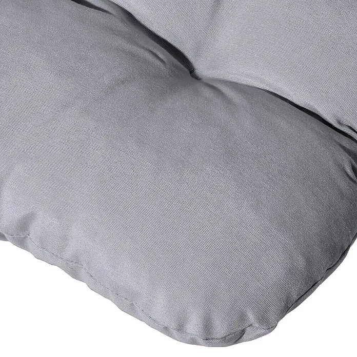 Beautissu Bankauflage Flair HS - Hollywoodschaukel, 1 Stk., Polyester, Hellgrau - Nahaufnahme eines weichen, gesteppten grauen Stoffkissens, das sein strukturiertes Material und seine genähten Details zeigt.