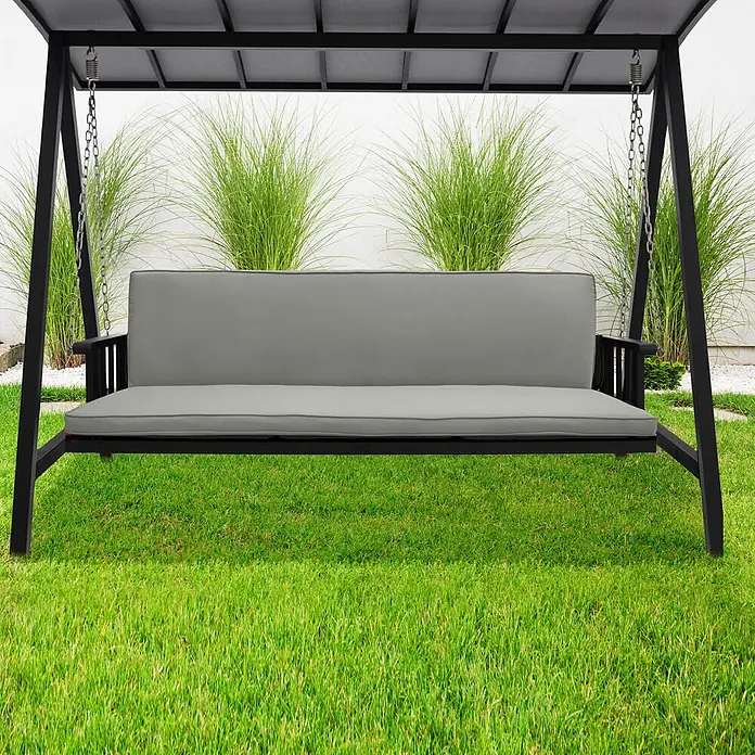 Beautissu Bankauflage Loft HS - Hollywoodschaukel, 1 Stk., L x B x H: 180 x 100 x 6 cm, Baumwolle, Polyester, Hellgrau - Schwarze Gartenschaukel aus Metall mit Dach und grauen Kissen.