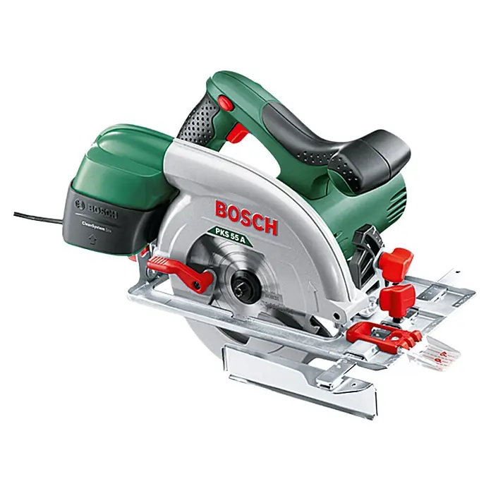 Bosch Handkreissäge PKS 55 A - 1.200 W, 5.600 U/min - Bosch PKS 55 A Handkreissäge mit grünen und roten Akzenten. Geeignet für präzise Holzschnitte in verschiedenen Anwendungen.