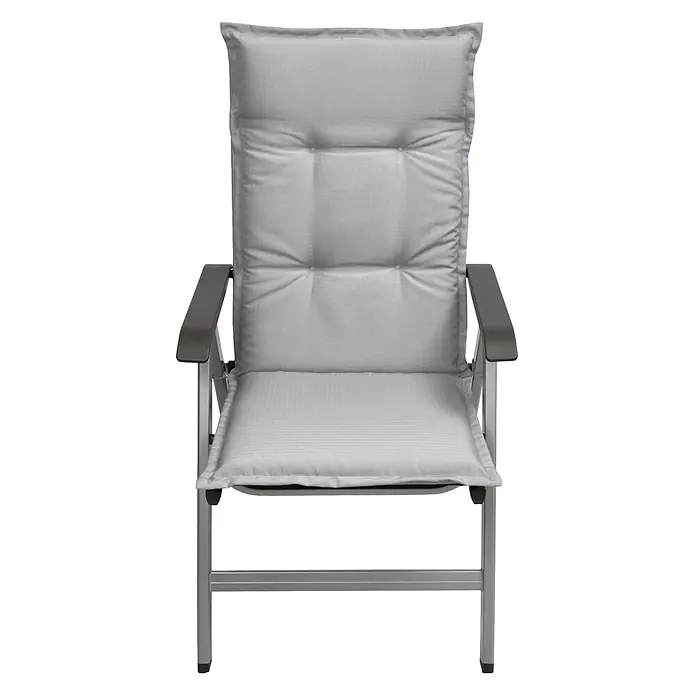 Beautissu Sitzauflage Base HL - Hochlehner, 4 Stk., L x B x H: 120 x 50 x 6 cm, Polyester, Hellgrau - Grauer gepolsterter Klappstuhl mit Metallrahmen und dunklen Armlehnen.