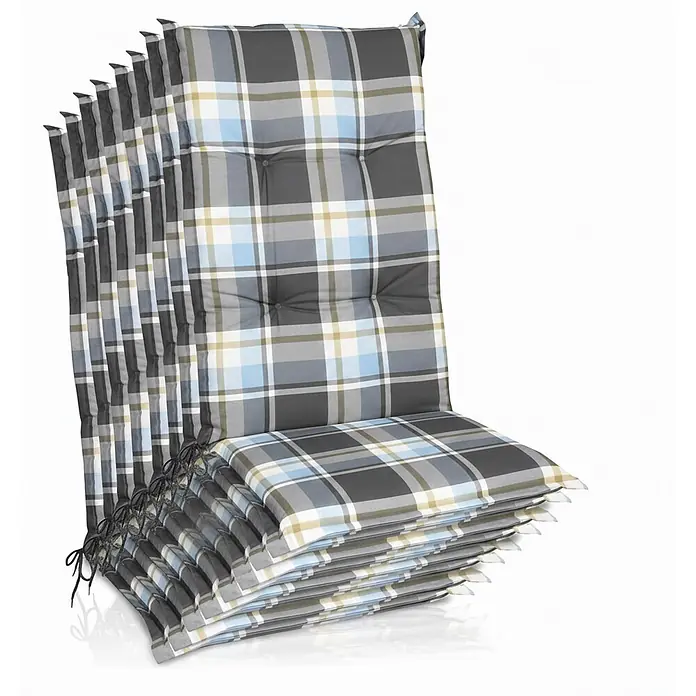 Beautissu Sitzauflage Sunny HL - Hochlehner, 8 Stk., L x B x H: 120 x 50 x 6 cm, Polyester, Blau - Mehrere gestapelte Gartenstuhlauflagen im grau-blau-weiß karierten Muster mit gesteppten Rückenlehnen.