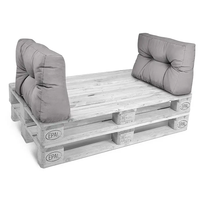 Beautissu Sitzauflage Eco Style - Europalette, 2 Stk., L x B x H: 60 x 40 x 20 cm, Polyester, Hellgrau - Sofa/Bank aus EPAL Holzpaletten mit zwei grauen Rückenkissen.