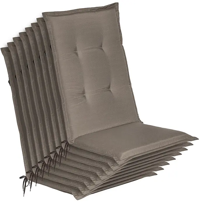Beautissu Sitzauflage Loft HL - Hochlehner, 8 Stk., L x B x H: 0 x 0 x 0 cm, Polyester, Taupe - Mehrere gestapelte, taupefarbene Stuhlkissen mit Knopfheftung und Bändern.