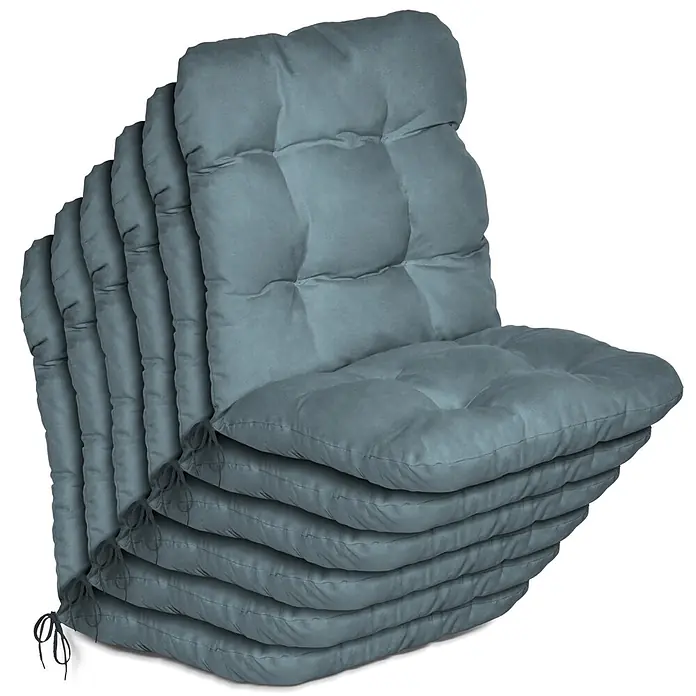 Beautissu Sitzauflage Flair NL - Niederlehner, 6 Stk., Polyester, Taubenblau - Ein Stapel von fünf getufteten blau-grauen Stuhlkissen mit Sitz- und Rückenlehnenabschnitten und Bändern an der Unterseite.