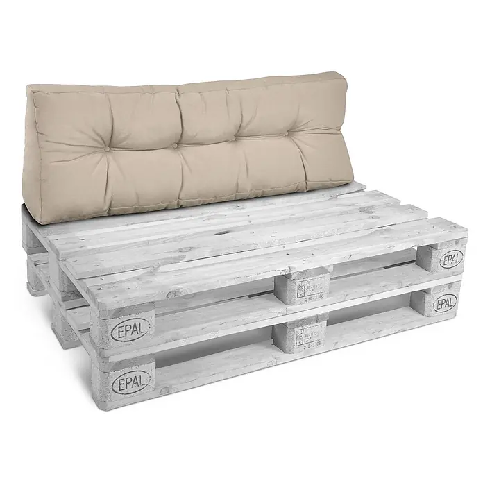 Beautissu Sitzauflage Eco Style - Europalette, 1 Stk., Polyester, Beige - Helles beiges, gestepptes Rückenkissen auf zwei gestapelten weißen Holzpaletten, bildet einfache Sitzgelegenheit.