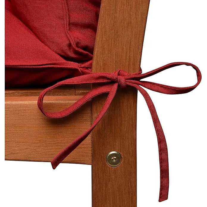 Beautissu Liegenauflage Flair DC - Deckchair, 1 Stk., L x B x H: 200 x 50 x 8 cm, Polyester, Rot - Rotes Stoffkissen mit passendem Band an Holzstuhl gebunden, eine Schraube ist sichtbar.