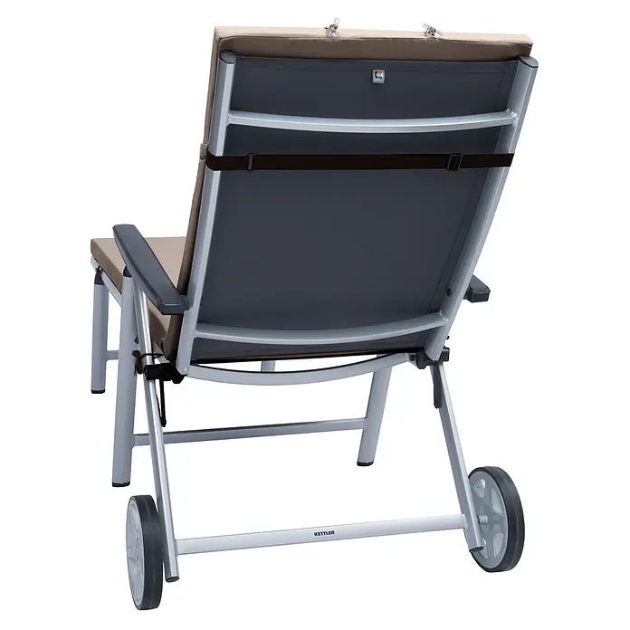 Beautissu Liegenauflage Loft RL - Rollliege, 1 Stk., L x B x H: 200 x 60 x 5 cm, Polyester, Taupe - Rückansicht einer hellgrauen Aluminium-Gartenliege mit dunkelgrauem Netzstoff, beigen Polstern und Rädern.