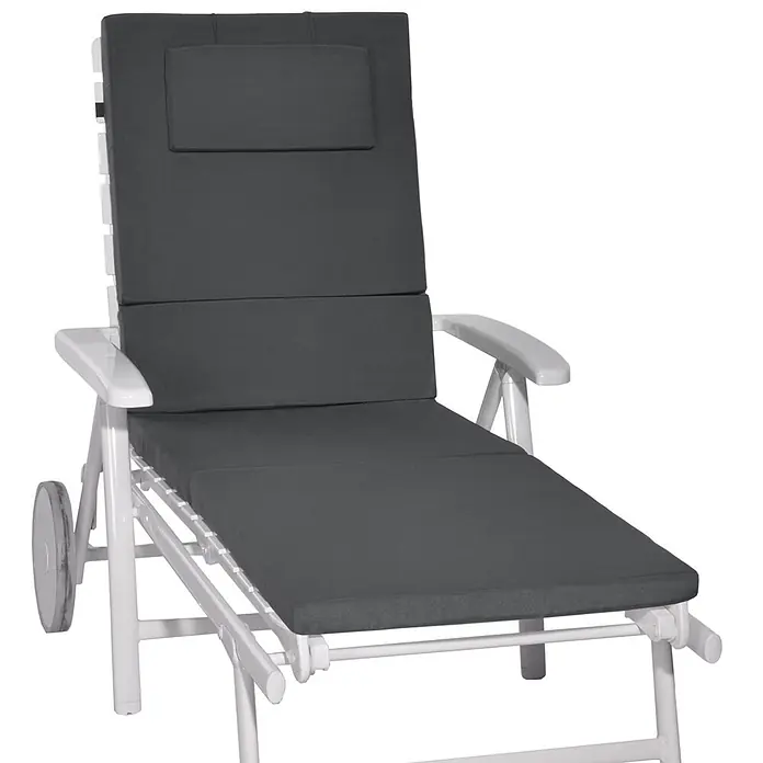 Beautissu Liegenauflage Loft RL - Rollliege, 1 Stk., Polyester, Graphitgrau - Weißer Liegestuhl mit dunkelgrauen Kissen, verstellbarer Rückenlehne und Rollen für einfachen Transport.