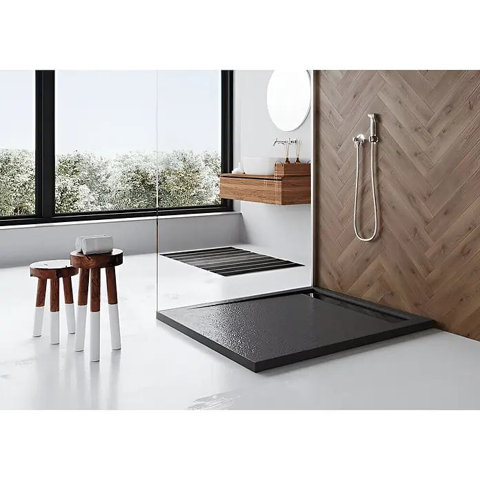 Bad Land Duschwanne WEST NEW Duschwanne rechteckig 120 x 100 cm Schwarz, Set mit Ablaufgarnitur - Kunststoff, Schwarz - Schwarze, rechteckige Duschwanne mit Wassertropfen in einem modernen Badezimmer.