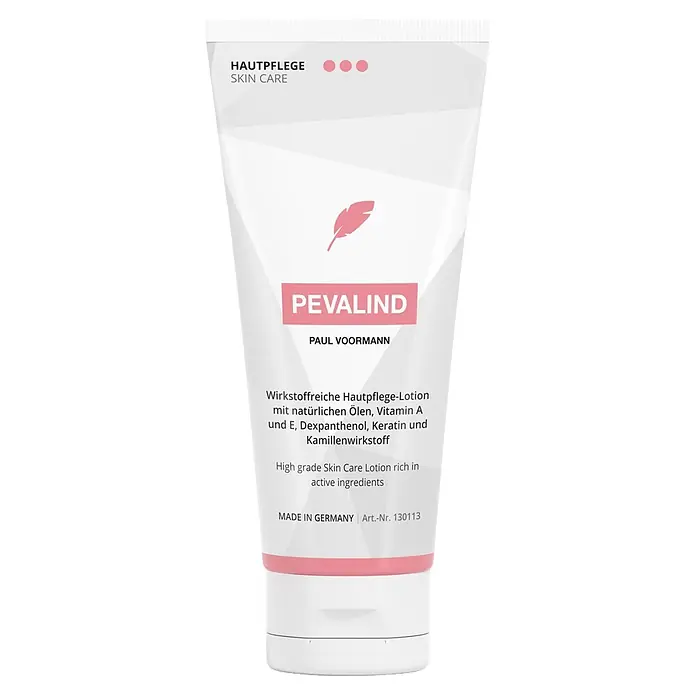 Paul Voormann Crema reparadora Pevalind - 100 ml - Tubo blanco de loción para el cuidado de la piel con marca rosa PEVALIND de Paul Voormann y un logo de pluma.