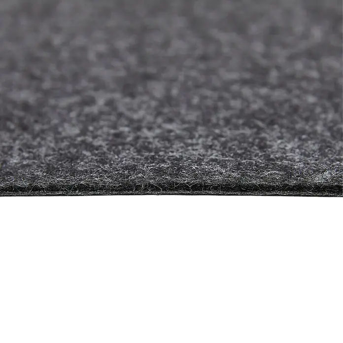 Teppichfliese Filzfliese - 40 x 40 cm, Anthrazit, Selbstklebend, 100 % Polypropylen - Dunkelgraues Filzmaterial mit faseriger Textur, von der Seite gesehen.
