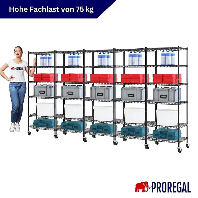 Proregal Metallregal 5er Set Gitterregal HADES mit Rollen - H x B x T: 160 x 60 x 40 cm, Traglast pro Boden: 75 kg, Anzahl Böden: 6 Stk., Stecken, Schwarz - Großes schwarzes Drahtregal auf Rollen, gefüllt mit Behältern, daneben eine Frau als Größenvergleich.