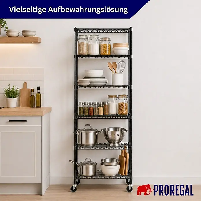 Proregal Metallregal 3er Set Gitterregal HADES mit Rollen - H x B x T: 160 x 60 x 40 cm, Traglast pro Boden: 75 kg, Anzahl Böden: 6 Stk., Stecken, Schwarz - Schwarzes Drahtregal auf Rollen, in einer Küche gezeigt, zur Aufbewahrung von Geschirr, Gewürzen und Lebensmitteln.